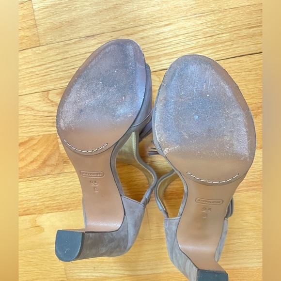 Coach Tristen Elephant Nubuck Leather Sandals
Heels w/ Turnlock & Tassel 9.5 - Picture 10 of 11